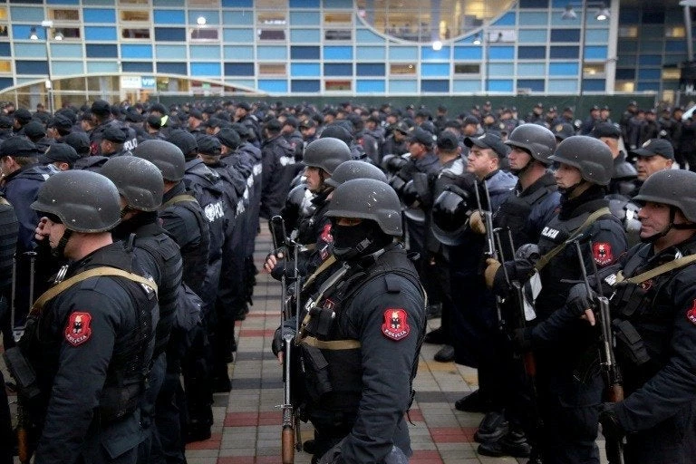 «Αστάθεια στα Βαλκάνια» βλέπει η CIΑ – «Βράζει» η ελληνική μειονότητα στην Αλβανία – Ελληνοαλβανική ρήξη προ των πυλών;